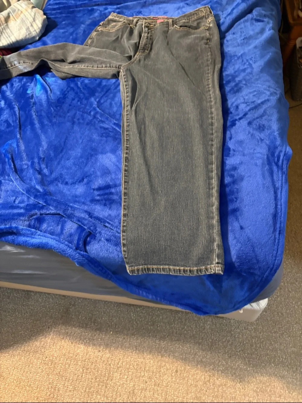 Liz and Me signature 14WP Black Washed Straight-Leg Jeans nice never worn. - Picture 5 of 5